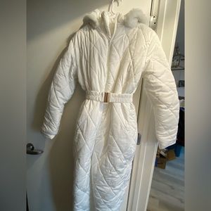 Snowsuit size XL with mittens